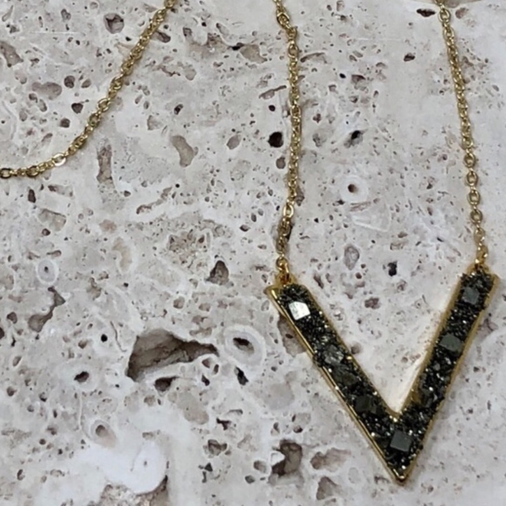  Gold Chevron Pyrite Necklace 朗 - Picture 6 of 8